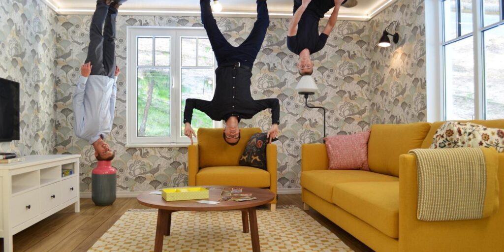 Upside-Down-House-visit-estonia-2