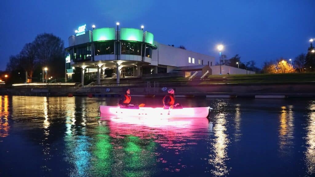 Valguskanuu-Tartu-Emajogi-lighted-canoe-visit-estonia