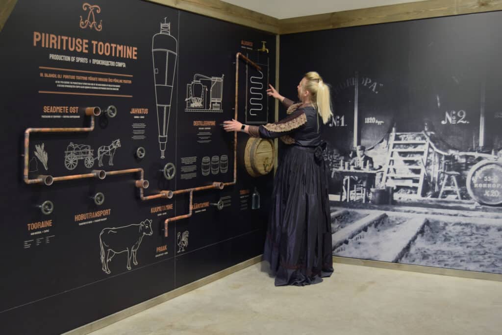 alatskivi-lossi-soiduhobuste-tall-011-visit-estonia