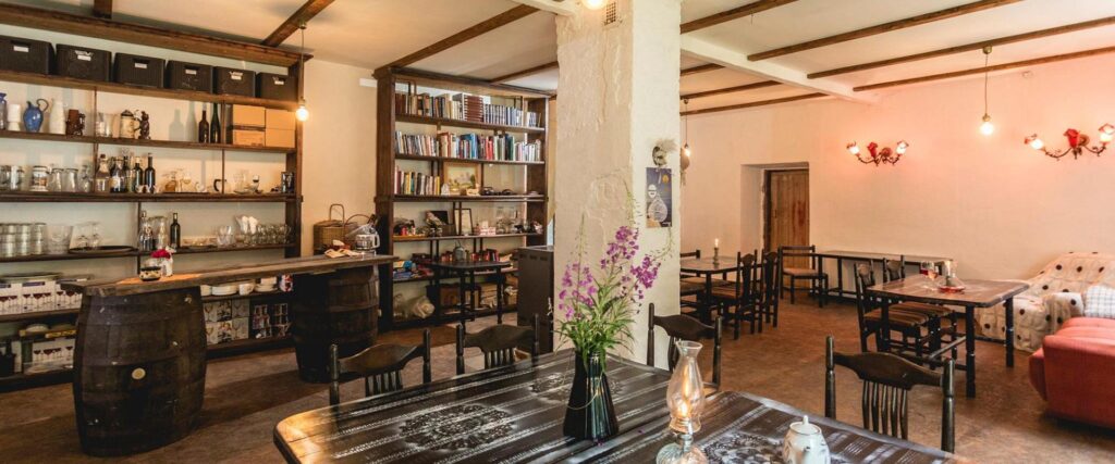 alatskivi-moisamaitsed-kella-viie-tee-vine-degustating-alatskivi-castle-visit-tartu-visit-estonia-4