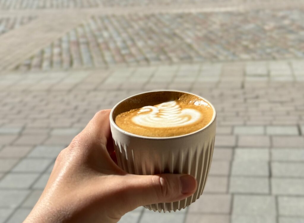 cruffin-raekoja-platsil-005-visit-estonia