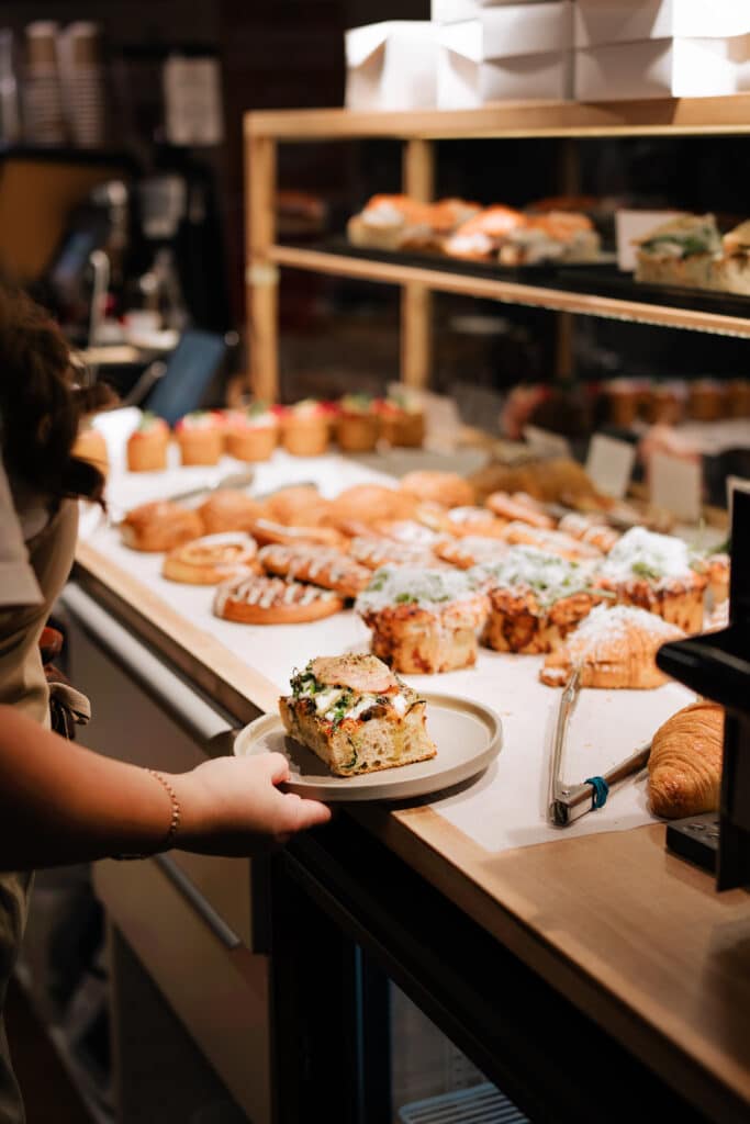 cruffin-tartu-raekoja-platsil-007-visit-estonia