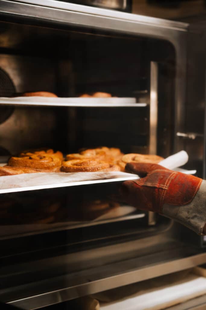 cruffin-tartu-raekoja-platsil-009-visit-estonia