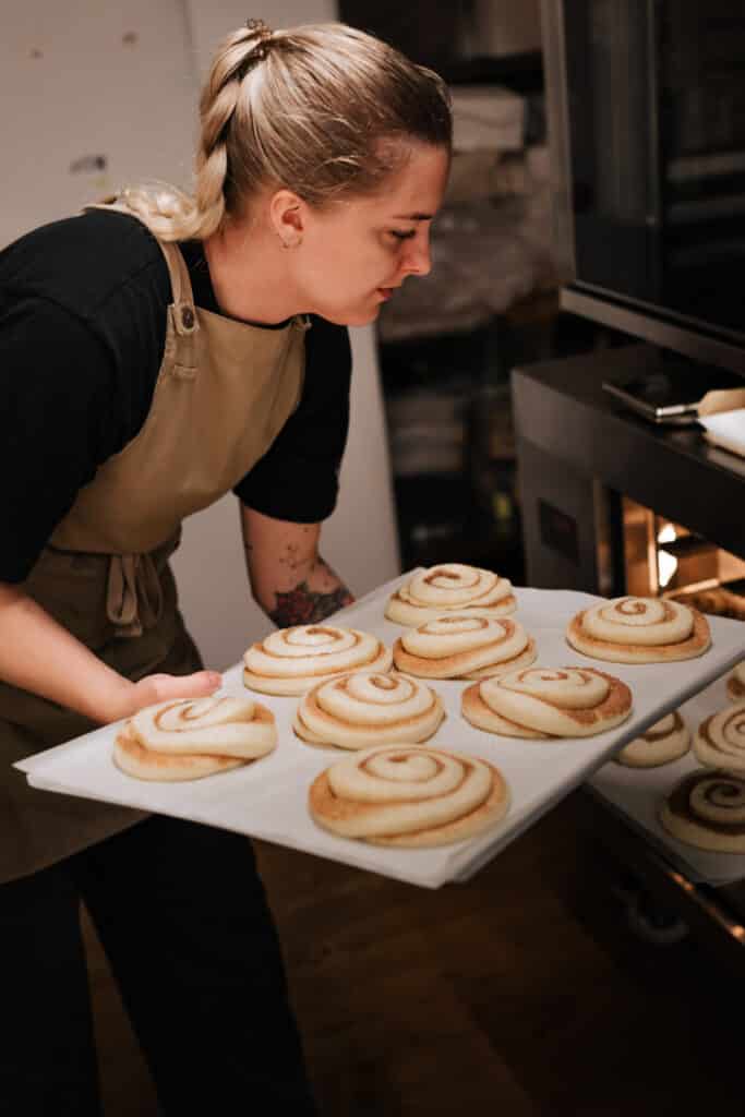 cruffin-tartu-raekoja-platsil-012-visit-estonia