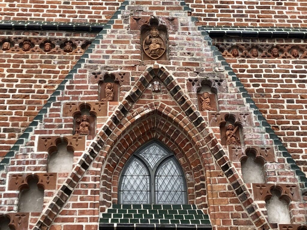 eelk-tartu-jaani-kirik-009-visit-estonia