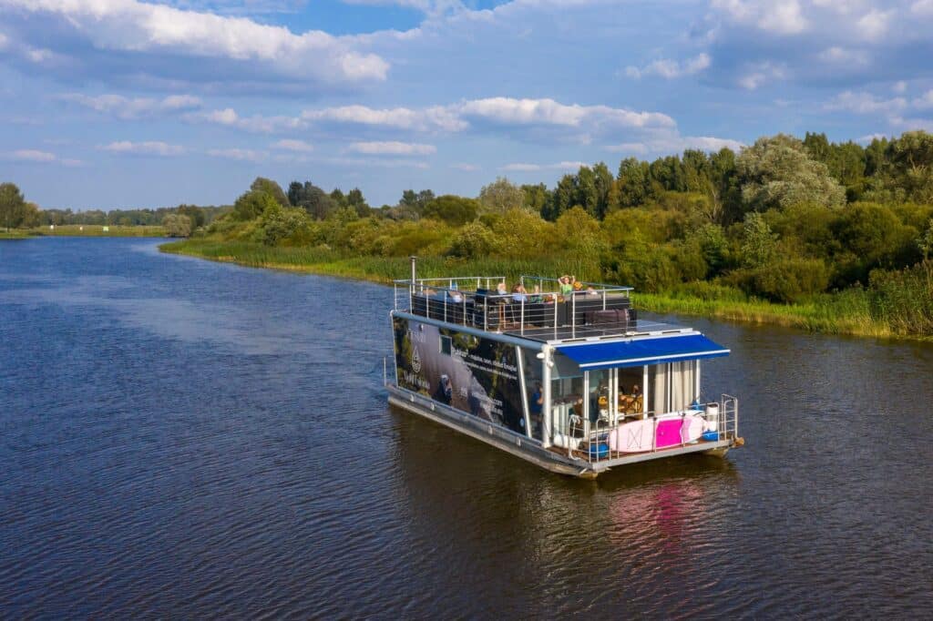 elamused-emajoel-ja-emajoe-suursoos-joesviidil-vidiitestonia-001-visit-estonia