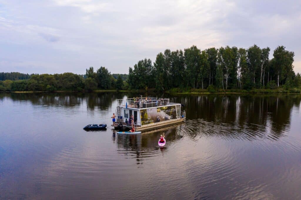 elamused-emajoel-ja-emajoe-suursoos-joesviidil-vidiitestonia-002-visit-estonia