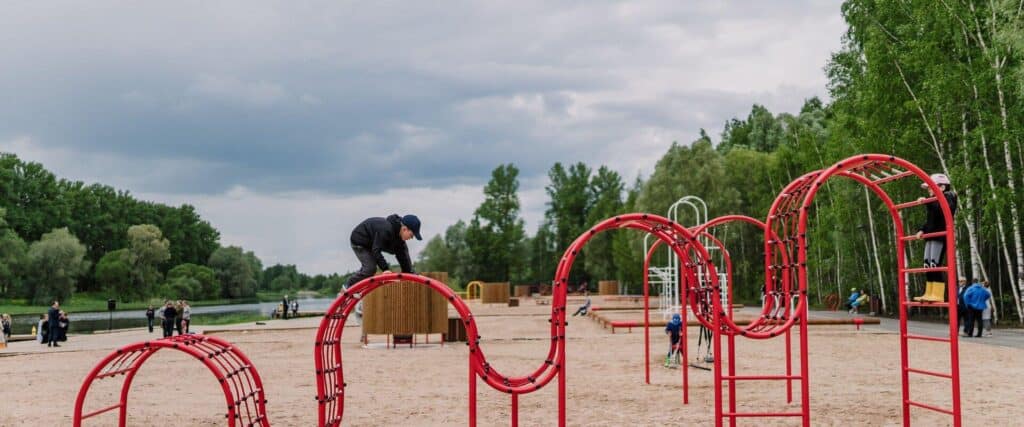 emajoe-linnaujula-visit-tatu-visit-estonia-ulejoe-promenaad-5