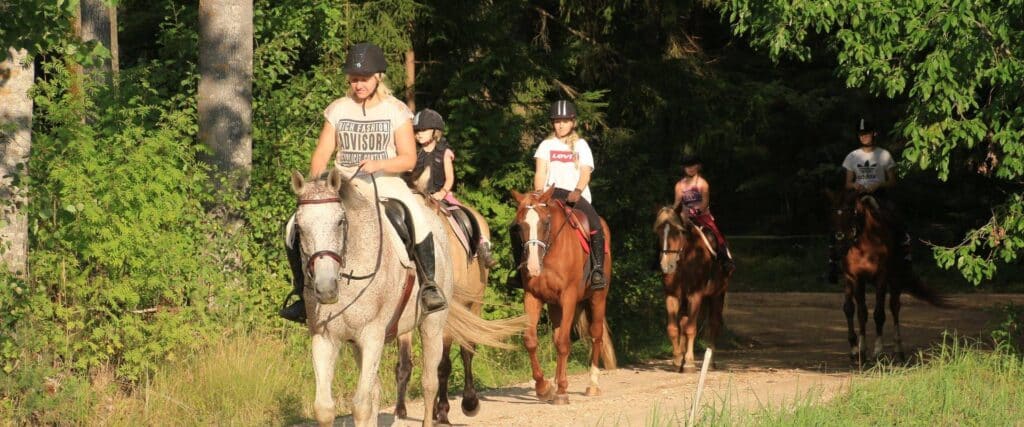 Horseback riding in Tamme Tall