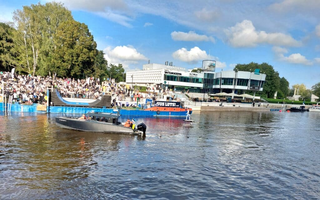 giidiga-jalutuskaik-tartu-vanalinnas-014-visit-estonia