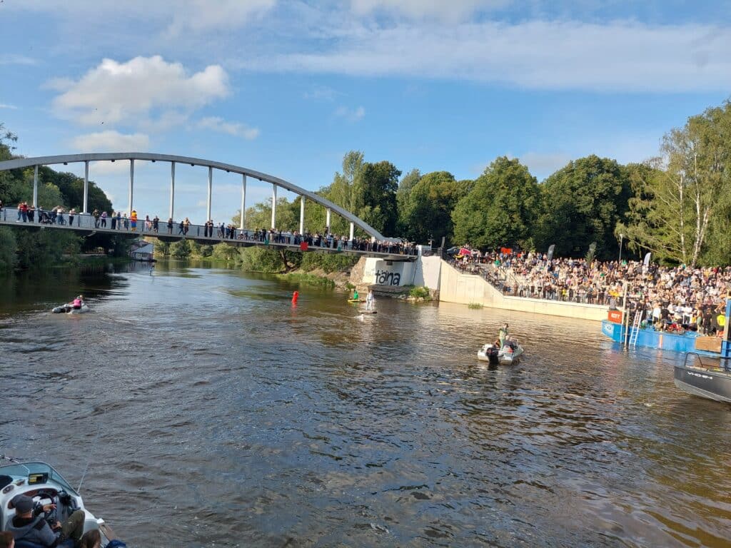 giidiga-jalutuskaik-tartu-vanalinnas-016-visit-estonia-1