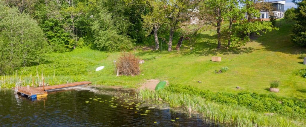 holiday-home-with-basin-and-sauna-at-lake-Kitsekyla-back-yard-visitestonia