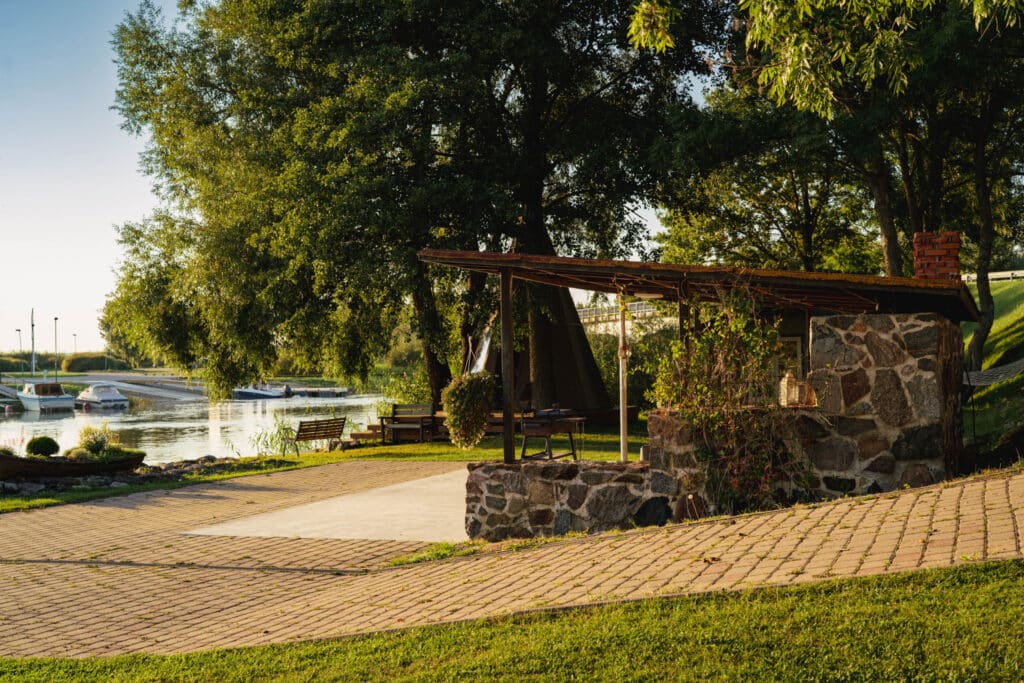 joesuu-turismitalu-kampingumajad-003-visit-estonia