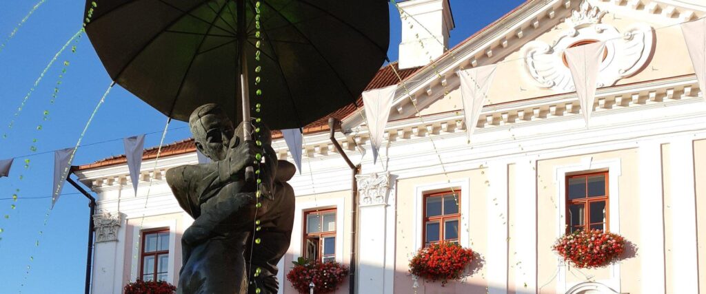 kissing-students-statue-visit-tartu-visit-estonia-maigilokko