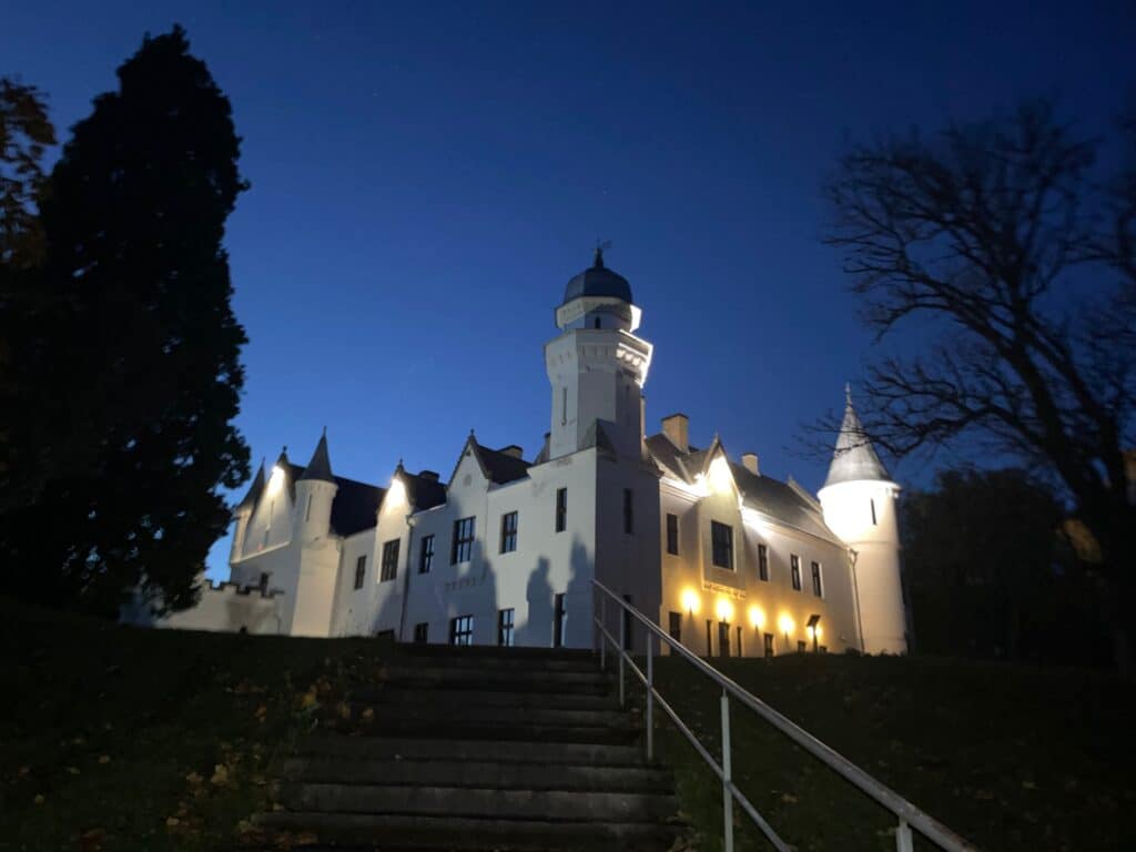 kummituslikud-ohtusoogid-alatskivi-lossis-007-visit-estonia