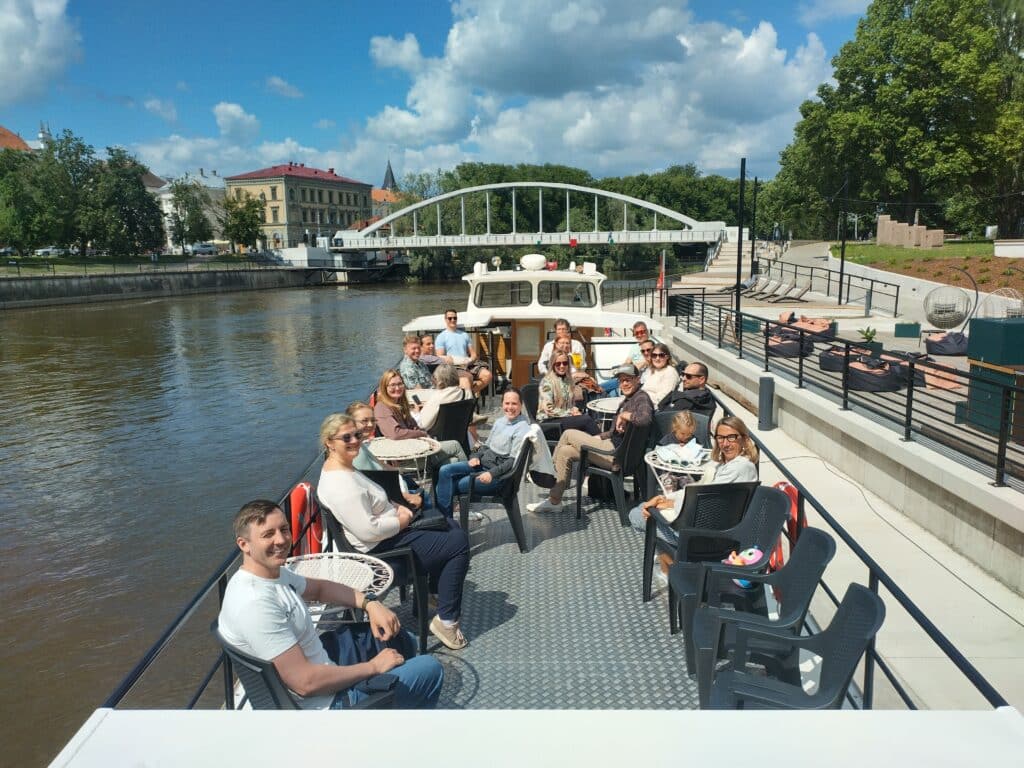 laevasoidud-peipsi-jarvele-ajaloolisel-laeval-arabella-i-004-visit-estonia