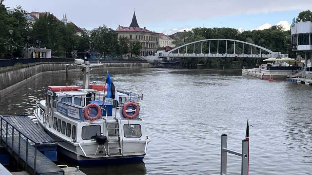 laevasoidud-signildi-pardal-emajoel-006-visit-estonia