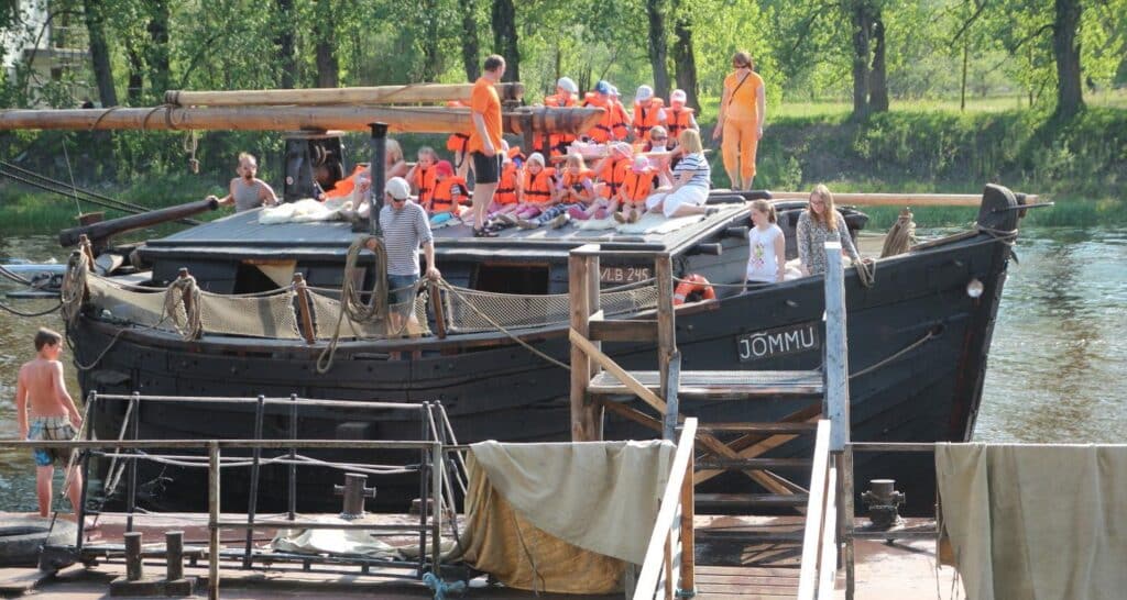 lodi-barge-seminarrooms-conference-river-emajogi-nature-visit-tartu-visit-estonia-14