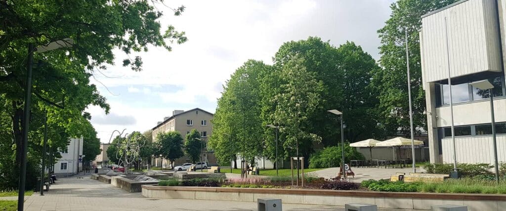 lotman-lotmani-monument-estonia