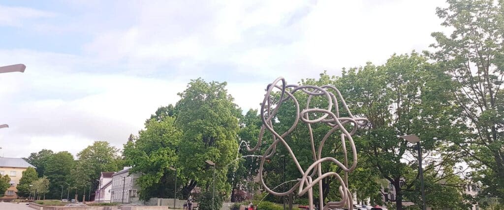 lotmani-monument-visitestonia