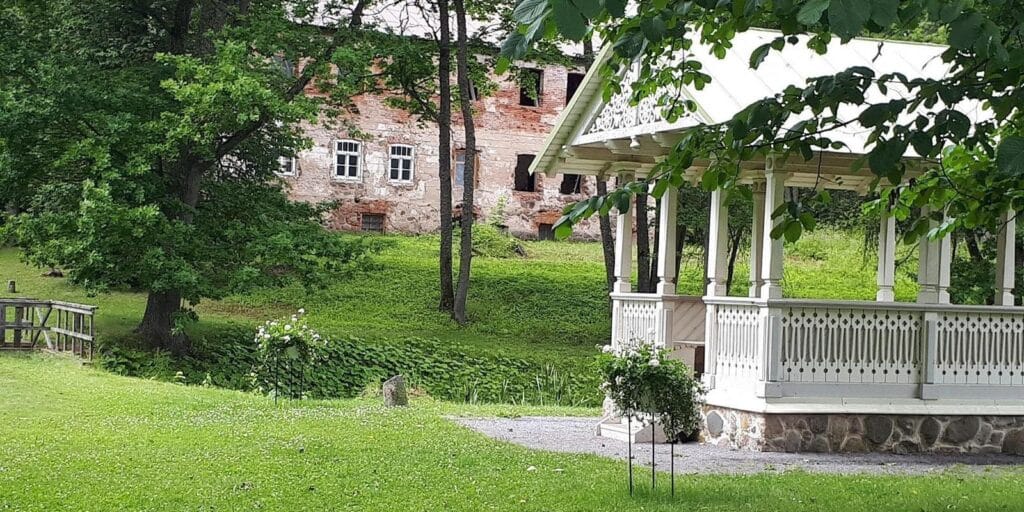 Luke Manor and Manor Park, romantic pavilion