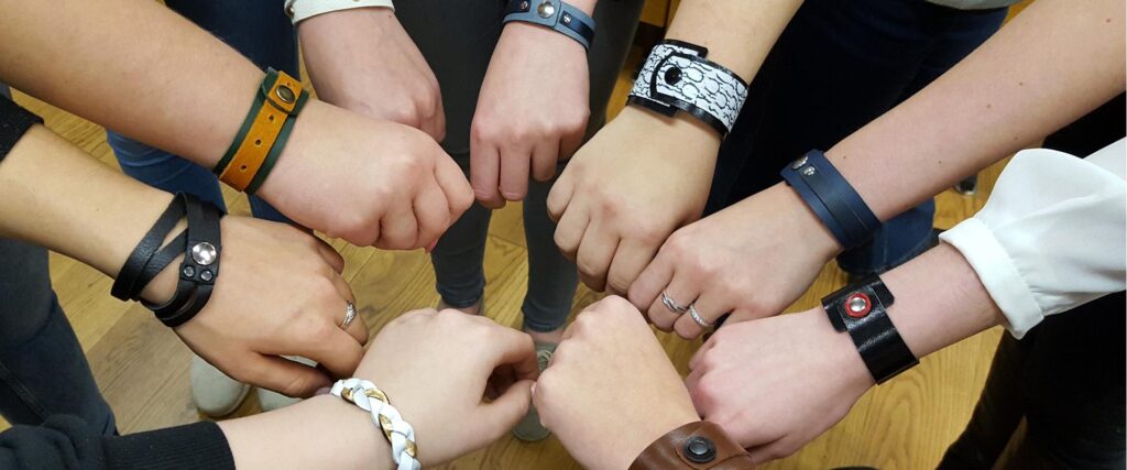 Workshop for making a leather bracelet