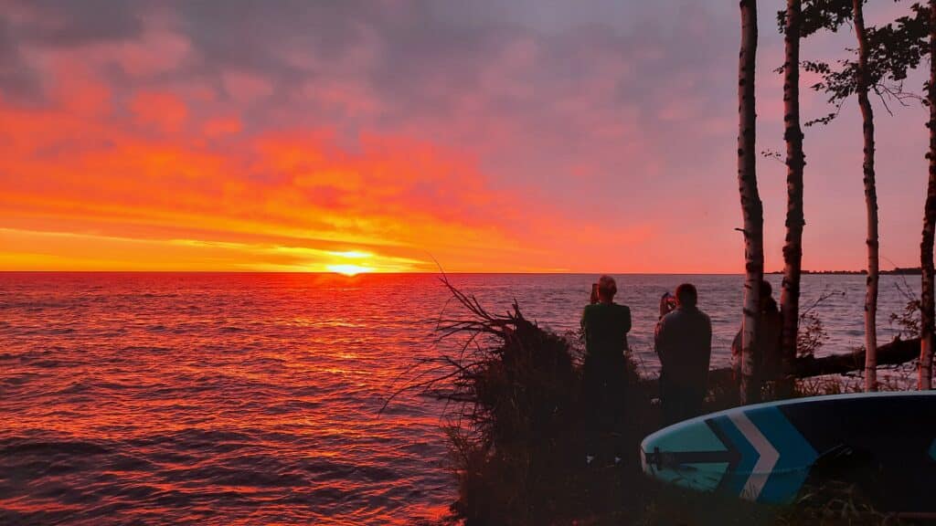 nature-tours-estonia-2-paevane-sup-matk-emajoe-suursoo-vetel-011-visit-estonia