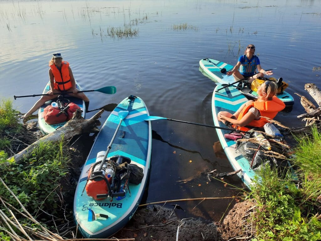 nature-tours-estonia-2-paevane-sup-matk-emajoe-suursoo-vetel-012-visit-estonia
