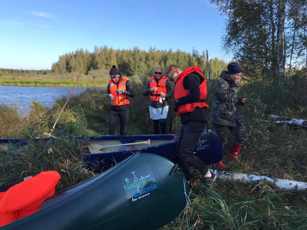 nature-tours-estonia-traditsiooniline-johvikaretk-emajoe-suursoos-007-visit-estonia