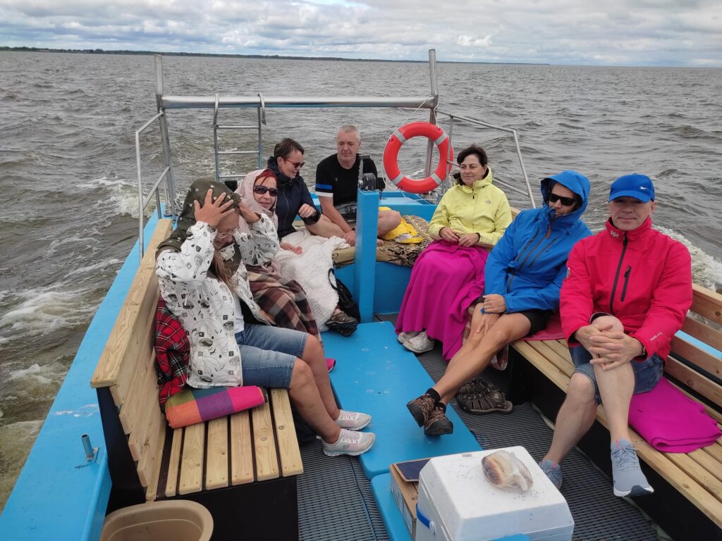 Great travel company on the way to Piirisaare