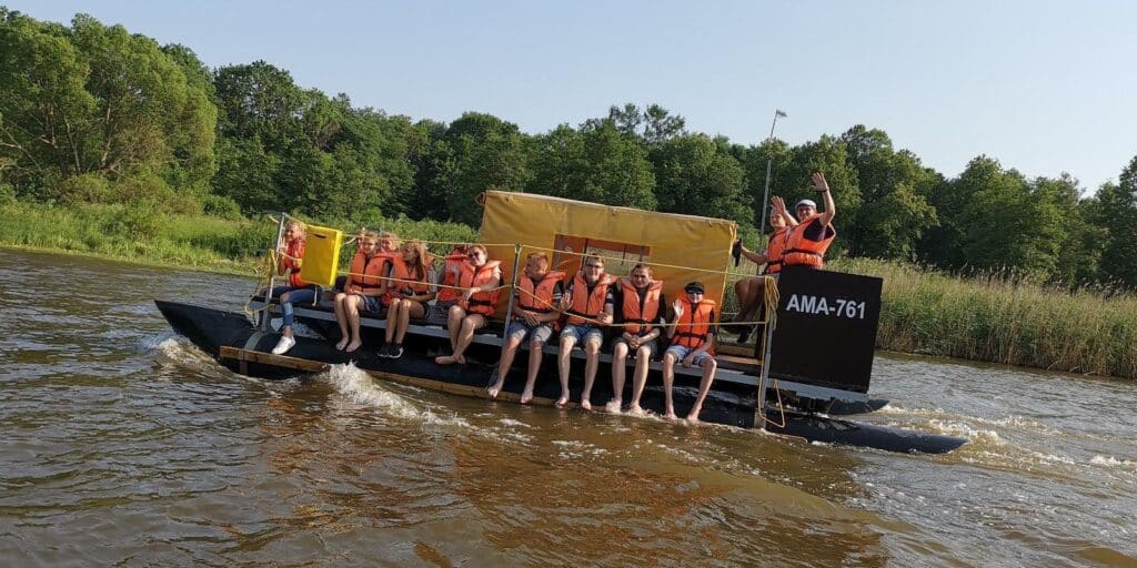 raft-hike-peipsiveere-water-visit-estonia-tartu-for-students-4