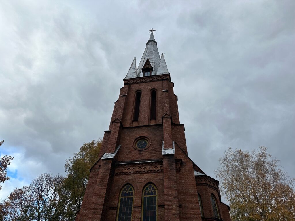 rkk-tartu-puhima-neitsi-maarja-parispatuta-saamise-kirik-008-visit-estonia