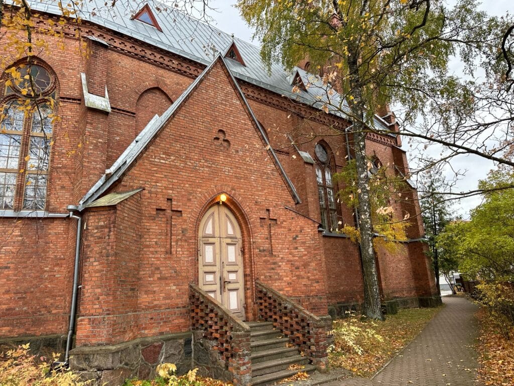 rkk-tartu-puhima-neitsi-maarja-parispatuta-saamise-kirik-009-visit-estonia