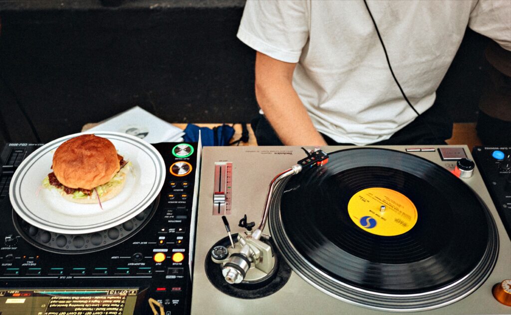 smash-stiilis-kasitooburgerid-001-visit-estonia