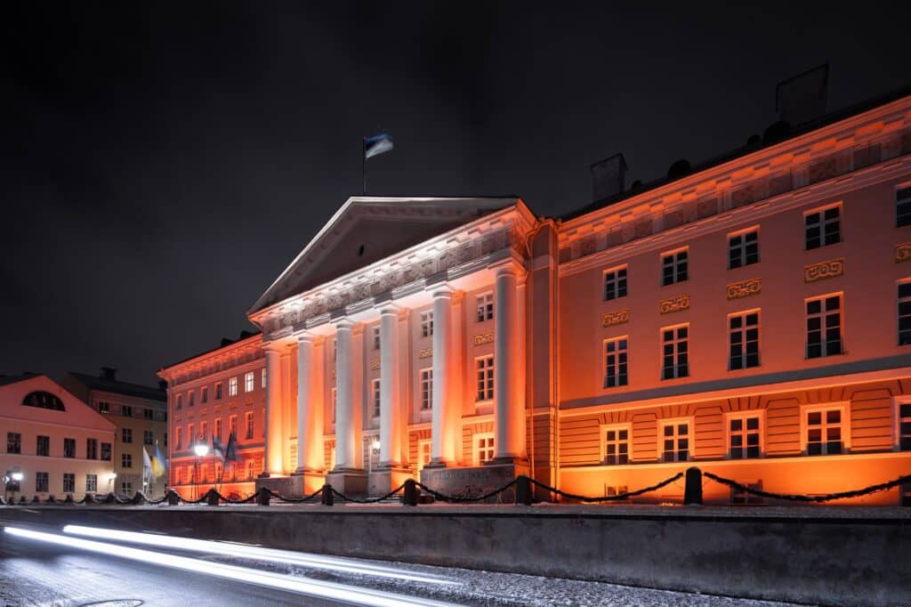 tartu-ulikooli-peahoone-006-visit-estonia