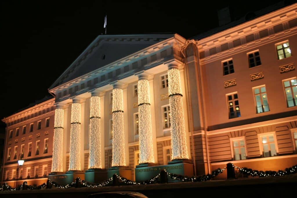 tartu-ulikooli-peahoone-007-visit-estonia