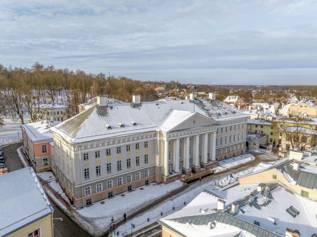 tartu-ulikooli-peahoone-012-visit-estonia