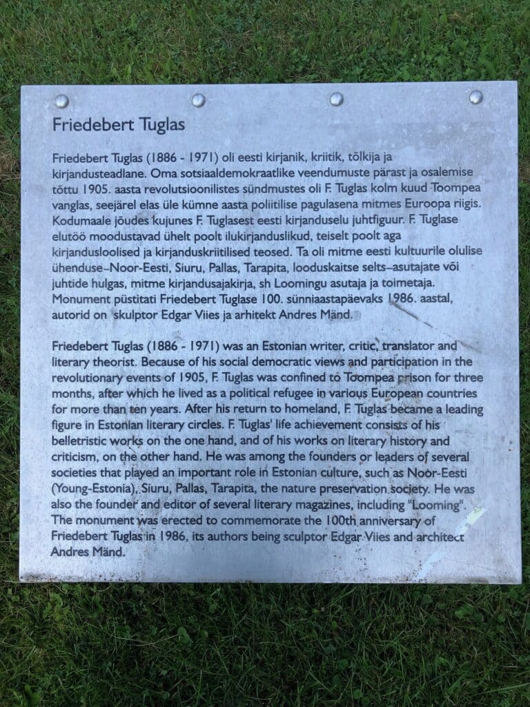 tuglas-kirjandus-tartu-monument-kuju-eesti-4