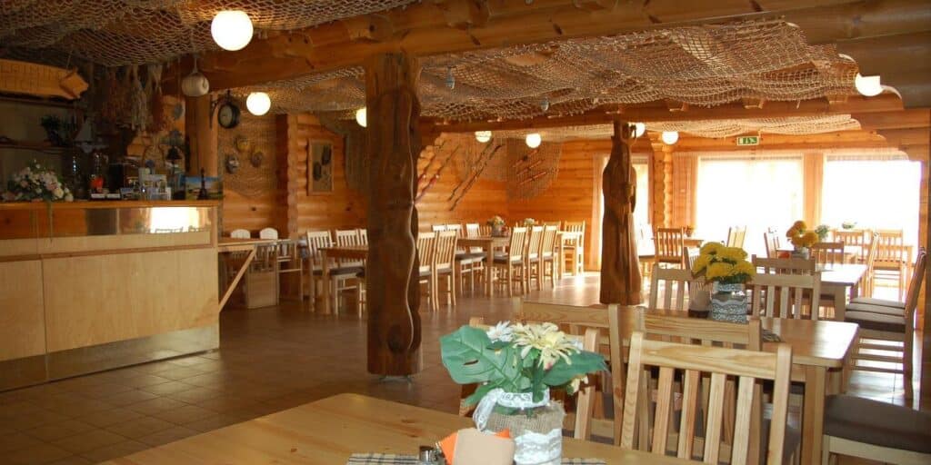 vehendi-motell-vehendi-motel-visit-tartu-visit-elva-caravan-big-hall-visit-estonia-3