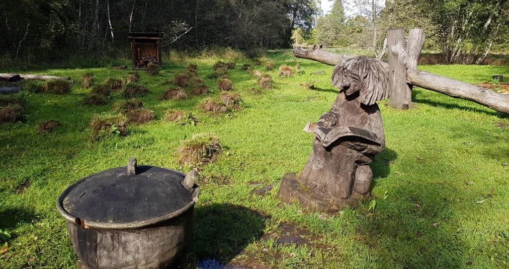 vitipalu-hiking-track-witch-house-children-families-visit-tartu-elva-visitestonia