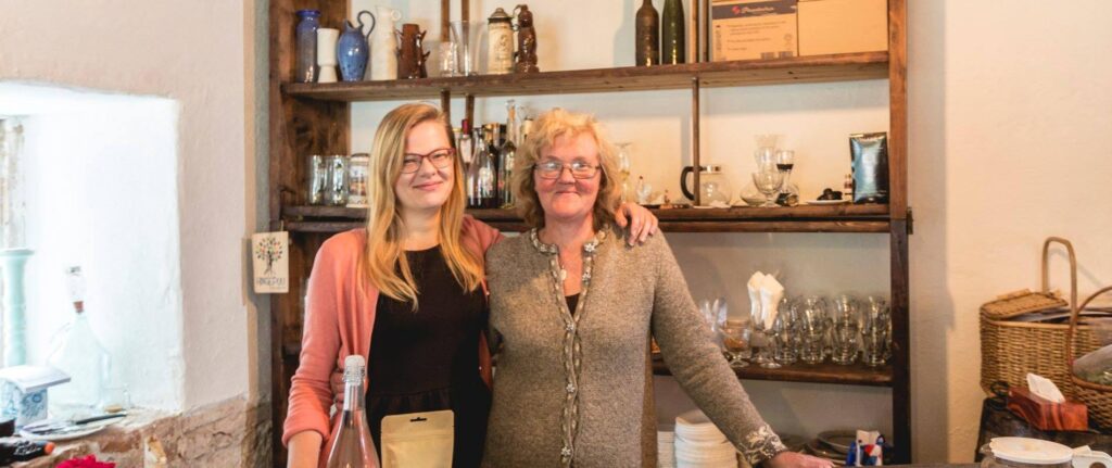 alatskivi-moisamaitsed-kella-viie-tee-vine-degustating-alatskivi-castle-visit-tartu-visit-estonia-3