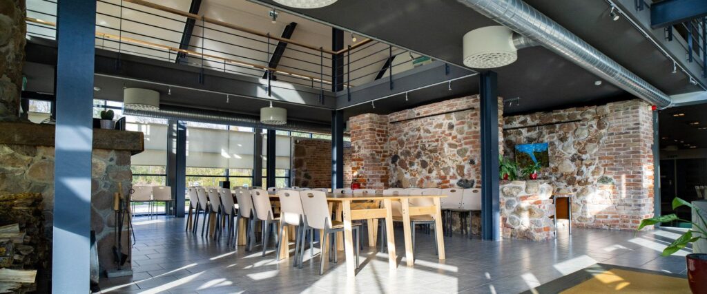 Emajogi-Suursoo-vacation-big-hall-through-2-floors-sauna-visitestonia-visittartu-visitluunja