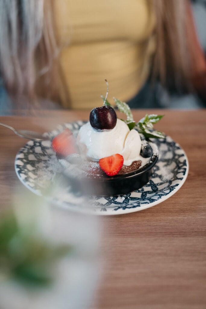 Kasu-Hansu-cafe-restaurant-desert-visit-estonia