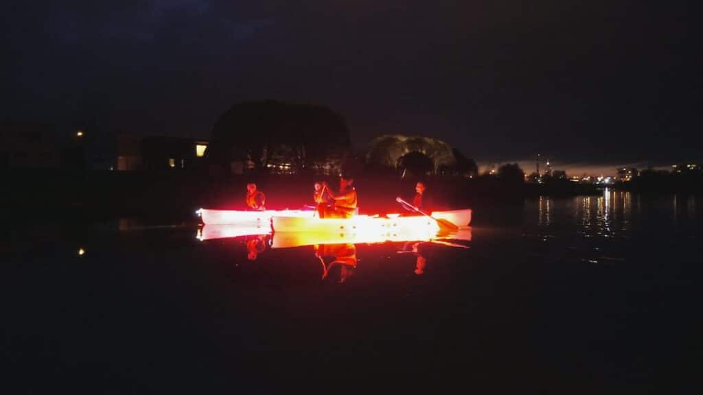Valguskanuu-Tartu-Emajogi-lighted-canoe3-visit-estonia