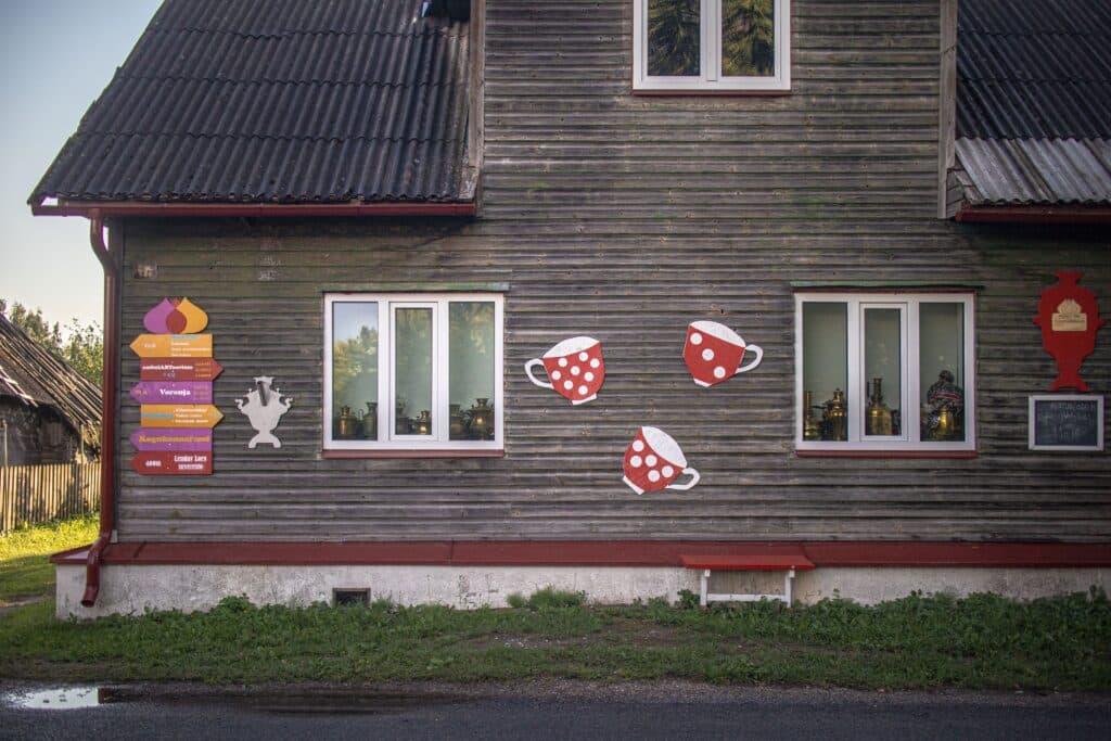 jalgsimatk-peipsiaare-vanausuliste-kulades-001-visit-estonia