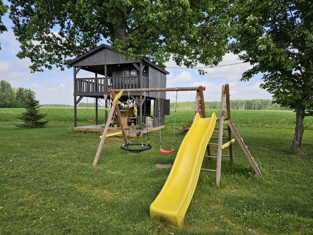 pollulille-talu-kulalistemaja-016-visit-estonia-2