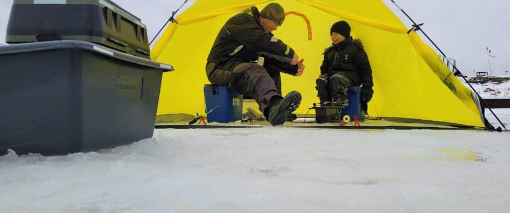 Humala-kalabaas-ice-fishing-visit-estonia-12