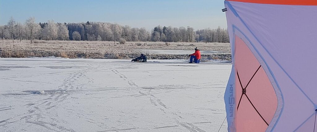 Humala-kalabaas-ice-fishing-visit-estonia-13