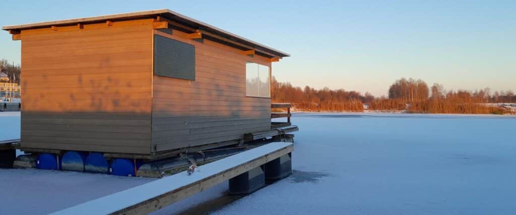 Humala-kalabaas-ice-fishing-visit-estonia-7