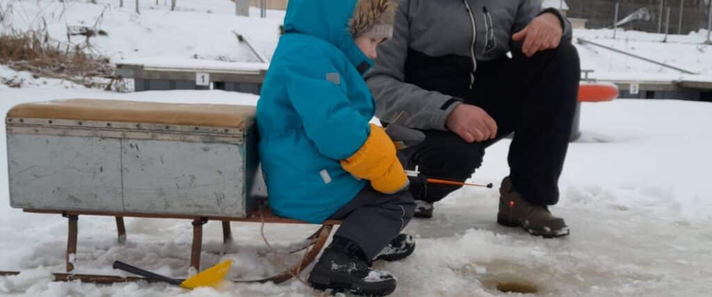 Humala-kalabaas-ice-fishing-visit-estonia-child-fishing-1
